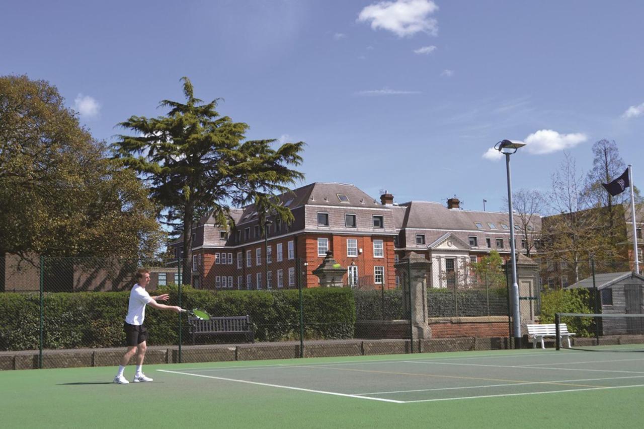 The Lensbury Resort Teddington Extérieur photo