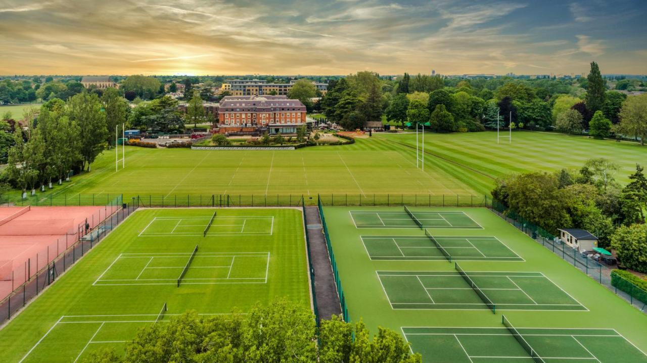 The Lensbury Resort Teddington Extérieur photo